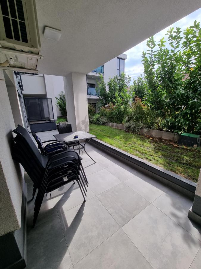 Apartament Superb In Regim Hotelier- Arad Plaza Esterno foto